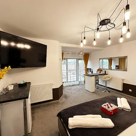 The Royal - With Balcony & Panoramic View