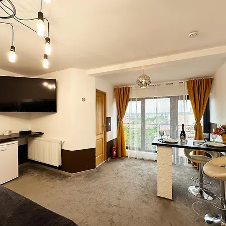 The Royal - With Balcony & Panoramic View 아파트 *