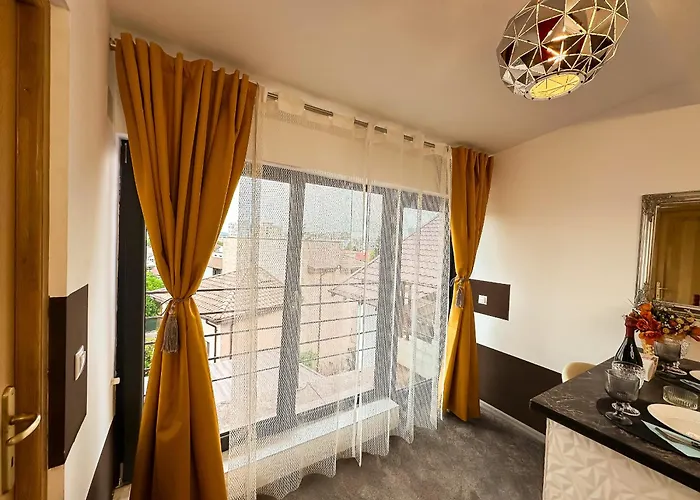 The Royal - With Balcony & Panoramic View