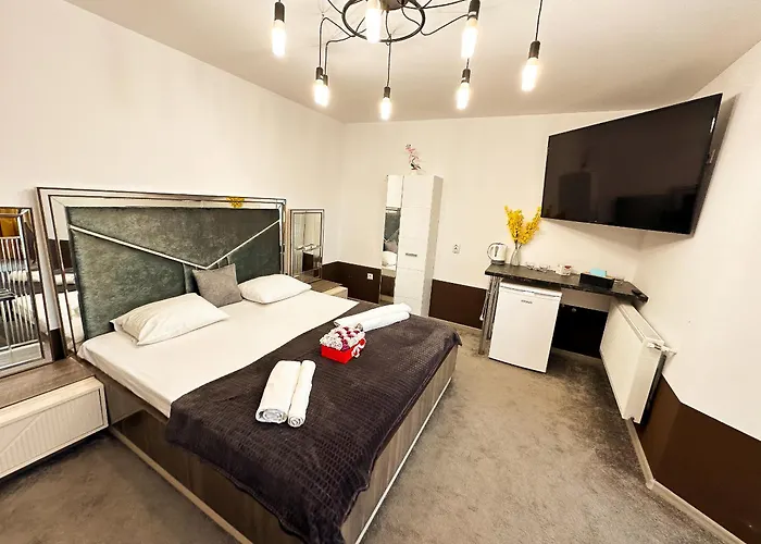 The Royal - With Balcony & Panoramic View